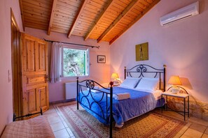 3 chambres, fer et planche à repasser, Wi-Fi gratuit, draps fournis