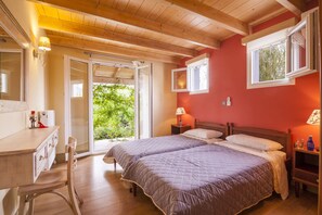 3 chambres, fer et planche à repasser, Wi-Fi gratuit, draps fournis
