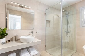Hair dryer, towels - Villa Perlaki by Villa Plus (Kassiopi)
