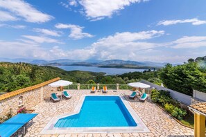 Pool - Villa Petrosa by Villa Plus (Ionian Islands)