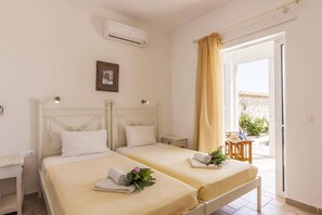 3 bedrooms, iron/ironing board, free WiFi, bed sheets - Villa Petrosa by Villa Plus (Ionian Islands)