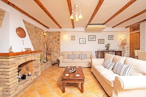 TV, table tennis - Villa Priodi by Villa Plus (Kassiopi)