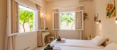 4 bedrooms, WiFi, bed sheets