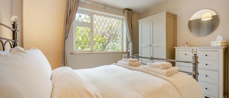 3 bedrooms, free WiFi, bed sheets