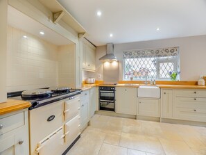 Dishwasher, cookware/dishes/utensils