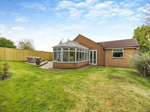 Exterior - 3 bedroom accommodation in Willoughby (Willoughby)