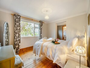 3 bedrooms, free WiFi, bed sheets - 3 bedroom accommodation in Willoughby (Willoughby)