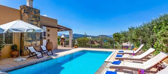 Villa Akali by Villa Plus