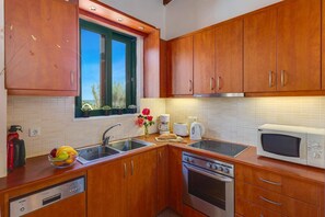 Microwave, dishwasher