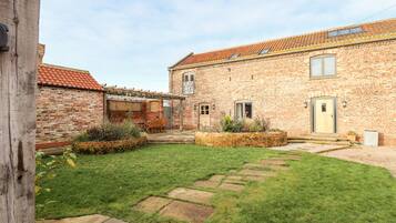 Cottage | Property grounds