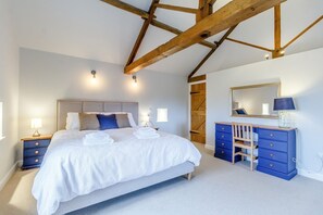 Cottage | 4 bedrooms, individually decorated, individually furnished, free WiFi - The Hay Barn (Doncaster)