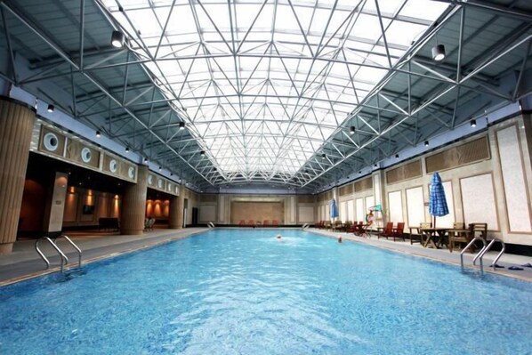 Indoor pool - Lisan Garden Hotel (Ruichang)