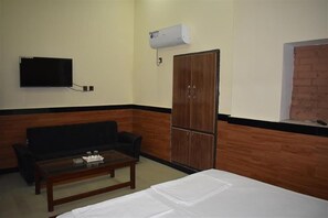 豪華雙人或雙床房 | 熨斗/熨衣板、免費無線上網、床單