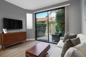 Fernseher, Kamin