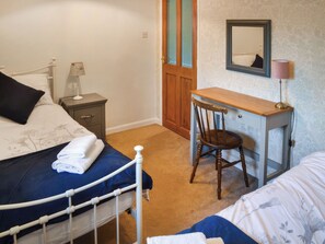 3 quartos, Wi-Fi de cortesia, roupa de cama
