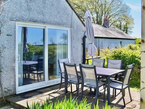 Outdoor dining - 3 bedroom accommodation in Carlisle (Carlisle)