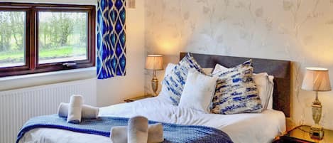 3 bedrooms, free WiFi, bed sheets