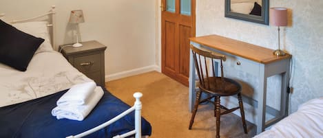 3 bedrooms, free WiFi, bed sheets