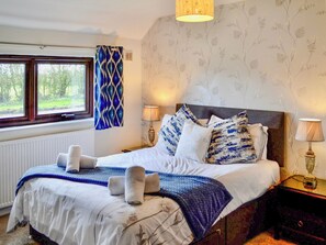 3 bedrooms, free WiFi, bed sheets