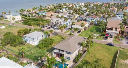 Whale House Private Pool close to the Beach