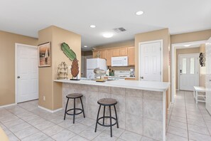Fridge, microwave, oven, stovetop - Whale House Private Pool close to the Beach (South Padre Island)