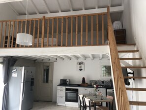 冰箱、微波炉、烤箱、炉灶