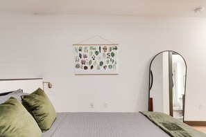 1 bedroom, iron/ironing board, WiFi, bed sheets