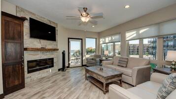 TV connectée, cheminée