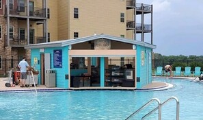 Piscine couverte, piscine extérieure