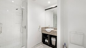 Shower, hair dryer - Alpine Serenity A Stunning views (Queenstown)