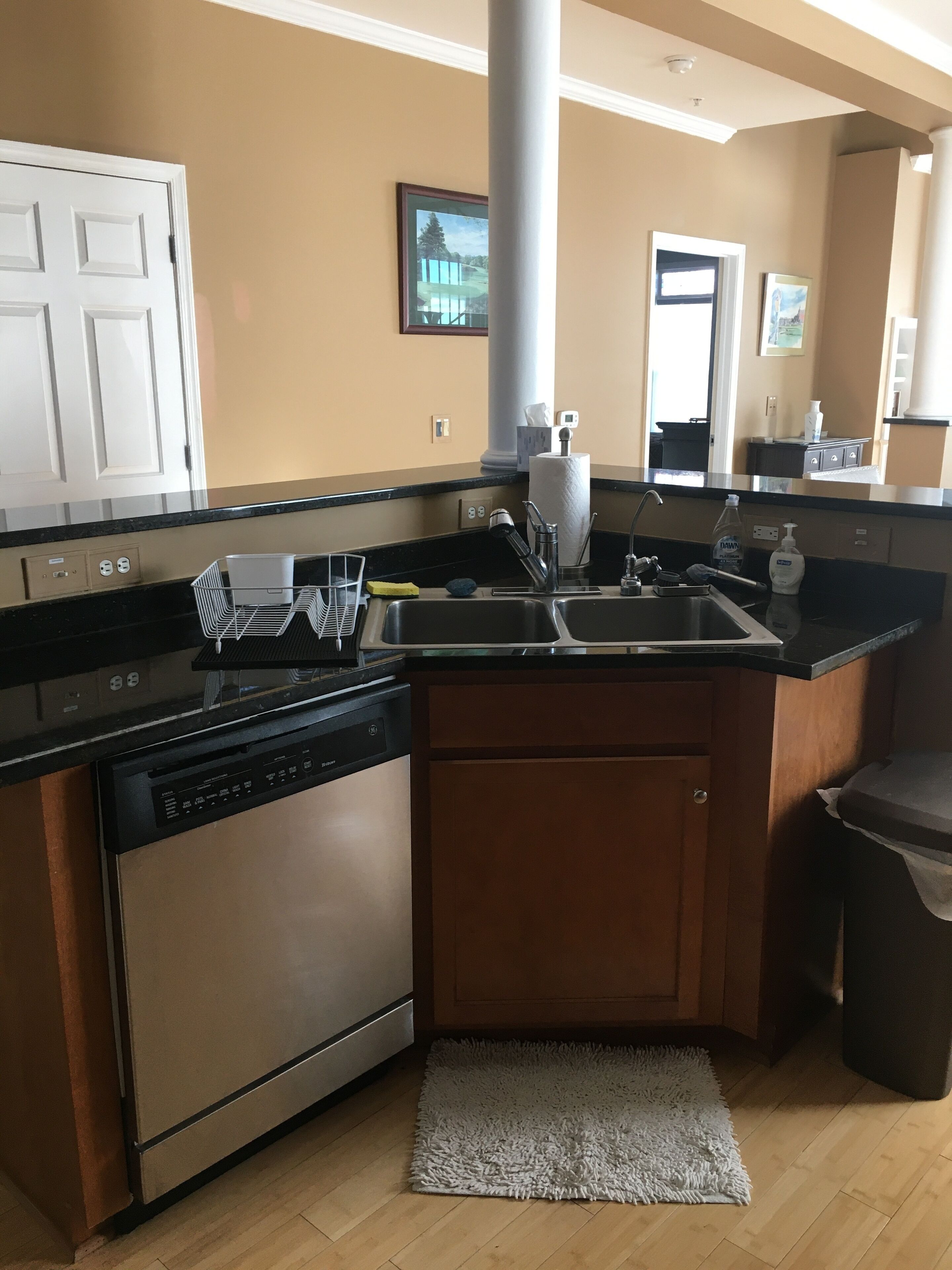 雪櫃、微波爐、焗爐、爐具