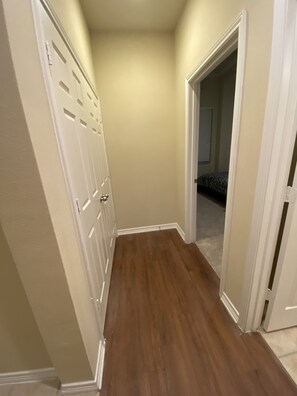 Interior - Penthouse 2Bed/1Bath Apartment - Right across the street from Uptown Strip (Dallas)