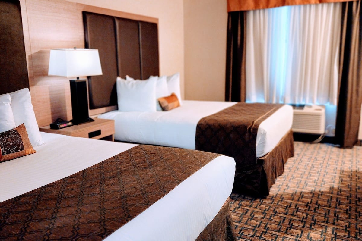 executive double room | desk, laptop workspace, free wifi, bed sheets