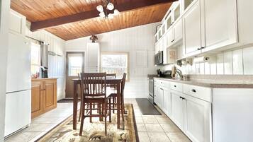 Signature Cabin | Private kitchen