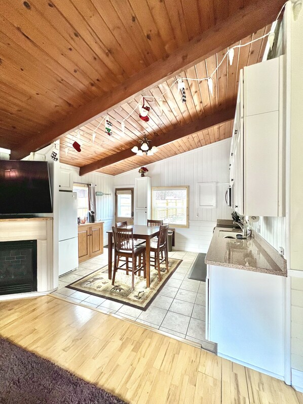 Signature Cabin | Private kitchen