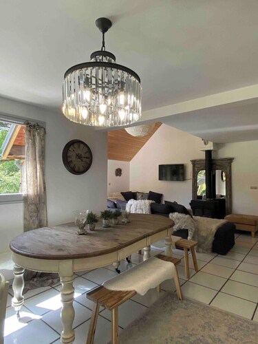 SUPERB HOUSE, GREAT LOCATION - SLEEPS 10