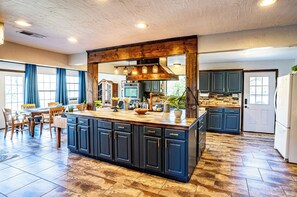 Nhà Grand | Khu vực dùng bữa sáng | Bao gồm bữa sáng kiểu Âu hàng ngày