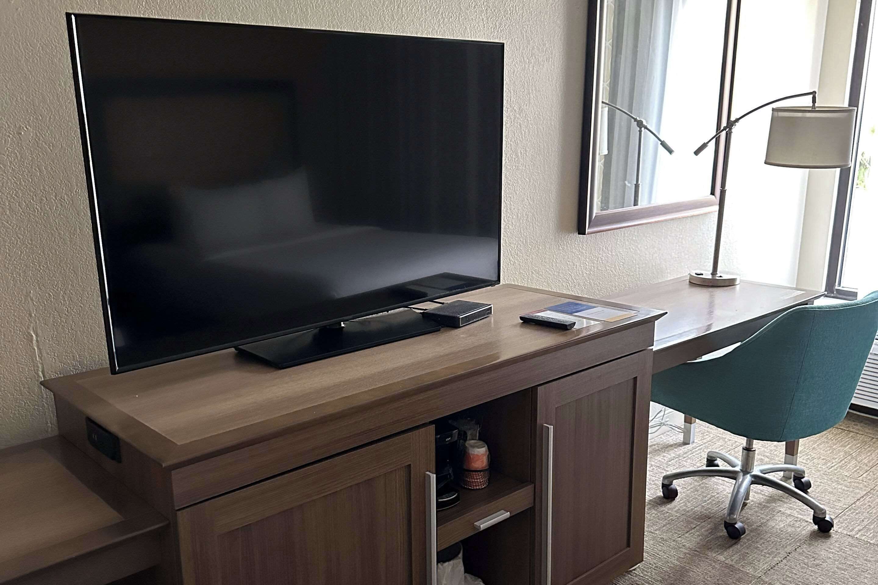 standard room, 2 queen beds, non smoking | desk, soundproofing, iron/ironing board, free wifi