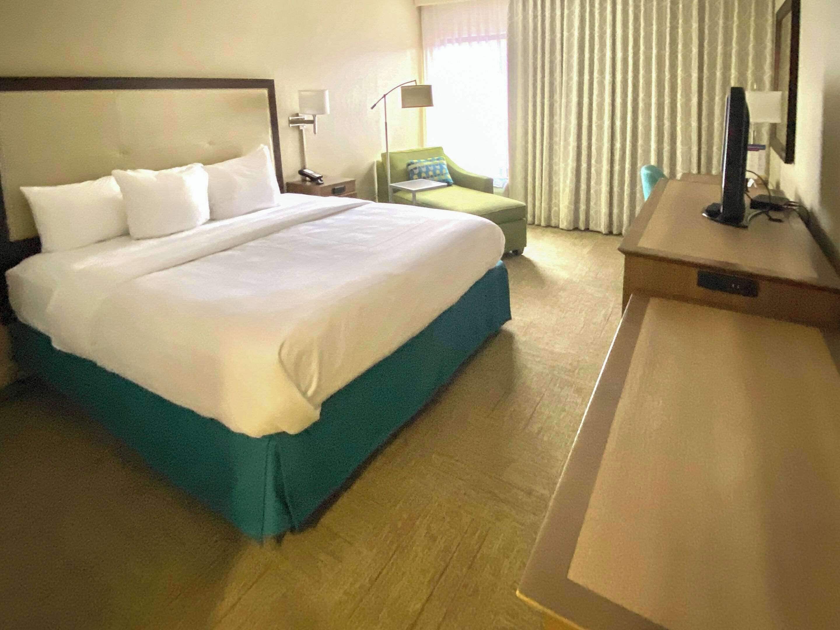 Desk, soundproofing, iron/ironing board, free WiFi