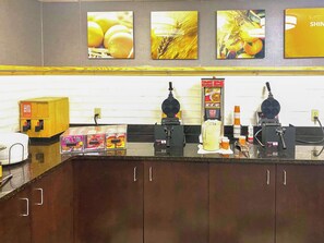 Free daily buffet breakfast  - Comfort Inn Darien - North Brunswick (Darien)