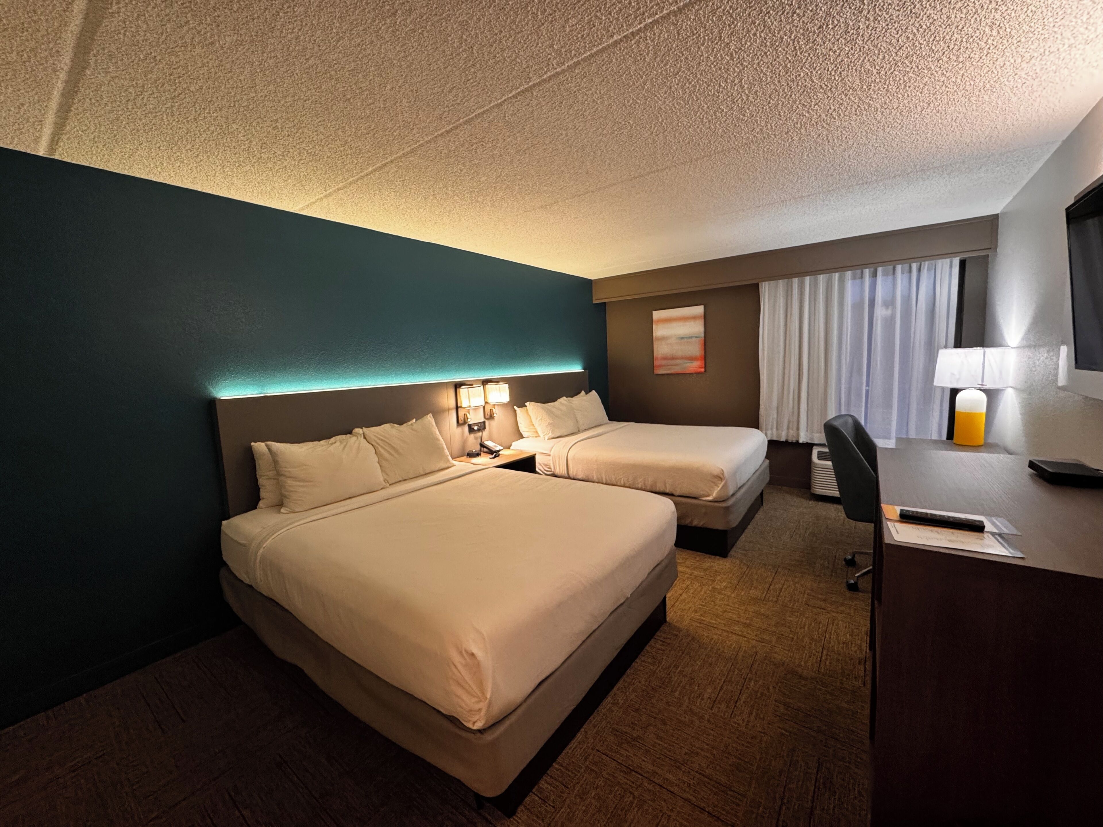 desk, soundproofing, iron/ironing board, free wifi