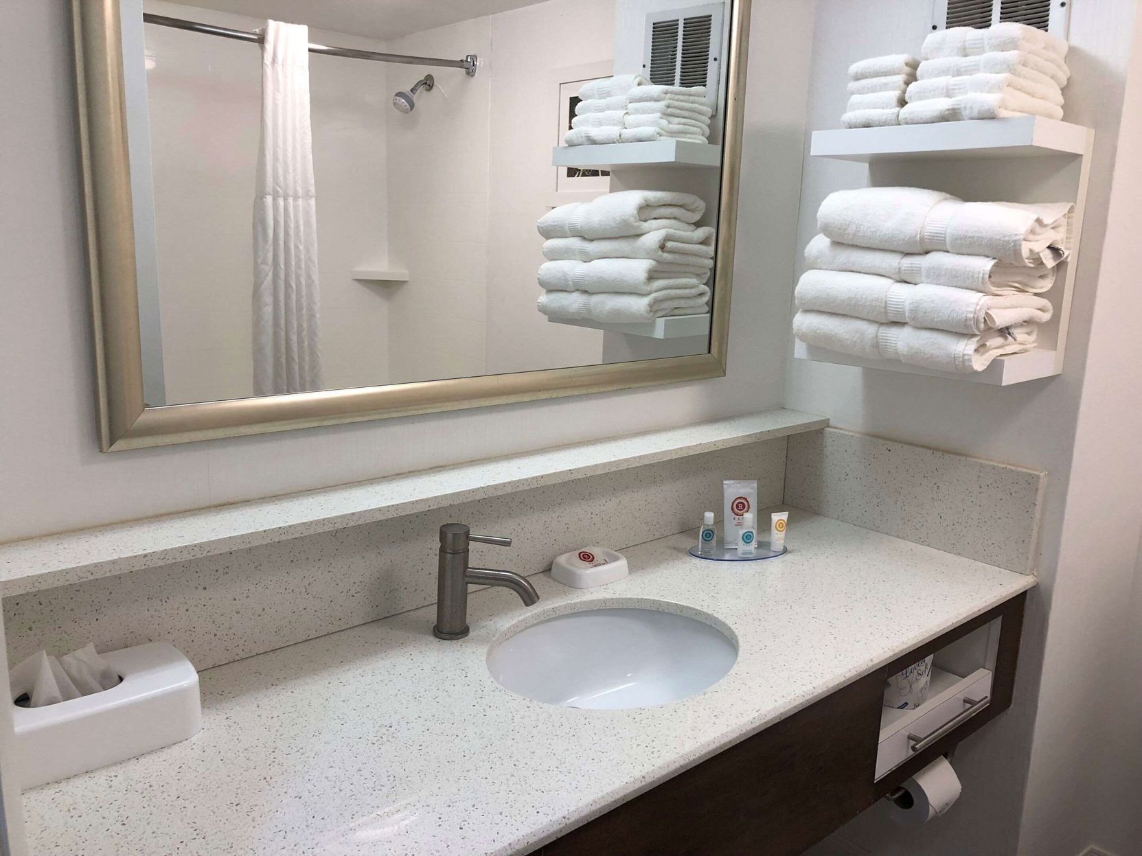 Bathroom | Free toiletries, hair dryer, towels, soap