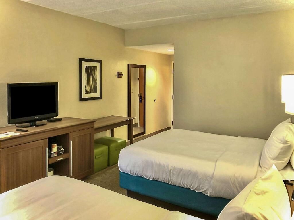 Desk, soundproofing, iron/ironing board, free WiFi