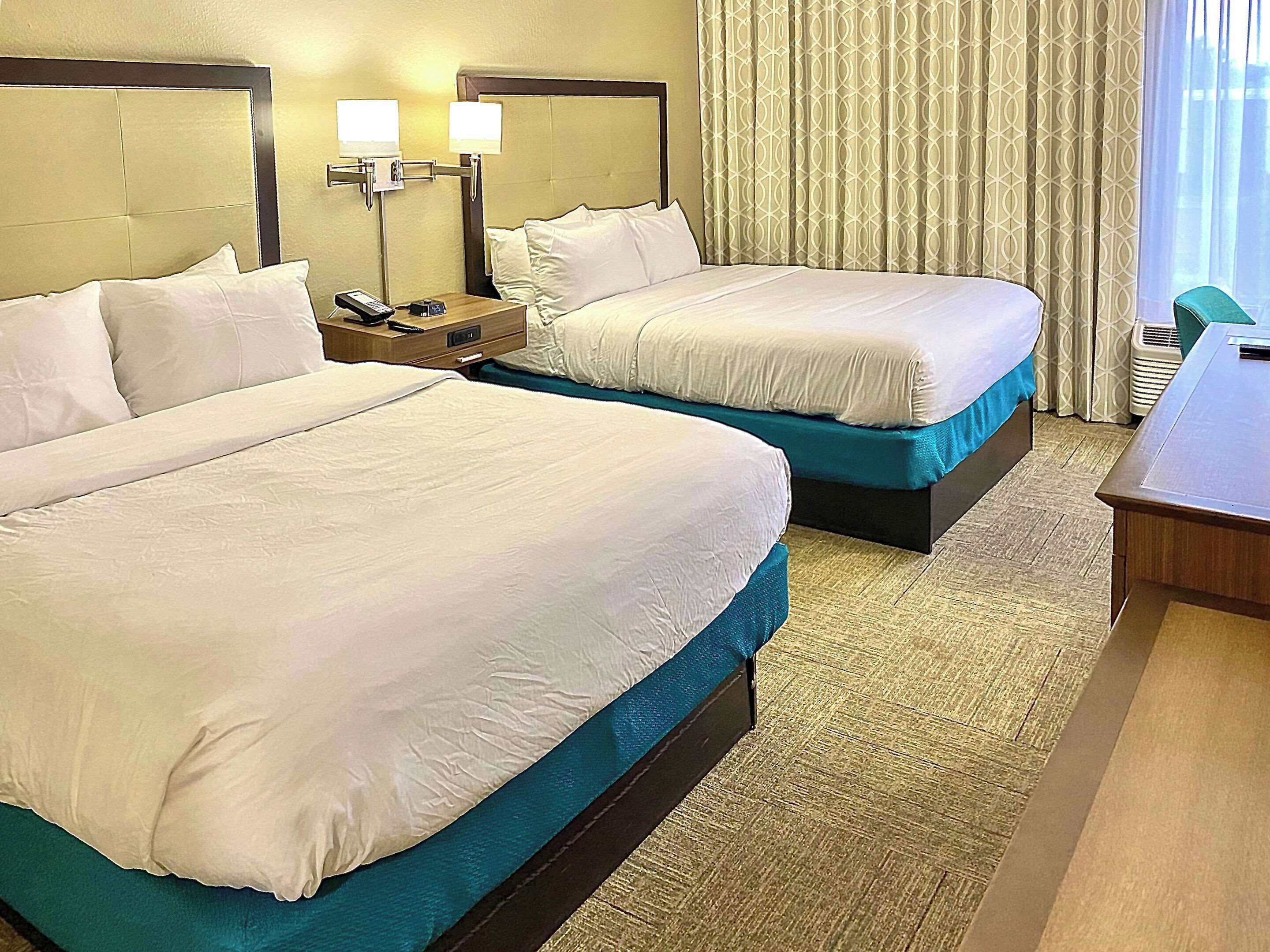 desk, soundproofing, iron/ironing board, free wifi