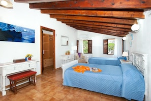 3 bedrooms, in-room safe, iron/ironing board, WiFi (free)