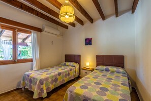 3 bedrooms, in-room safe, iron/ironing board, free WiFi