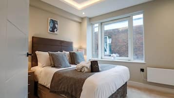 1 bedroom, individually decorated, individually furnished