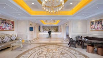 المنشأة من الداخل