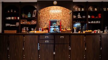 Frokostbuffé hver dag (EUR 9 per person)