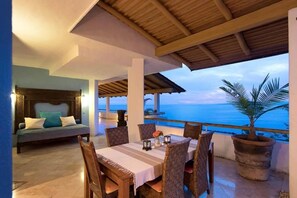 Outdoor dining - Beautiful Condo Ocean view (Puerto Vallarta)